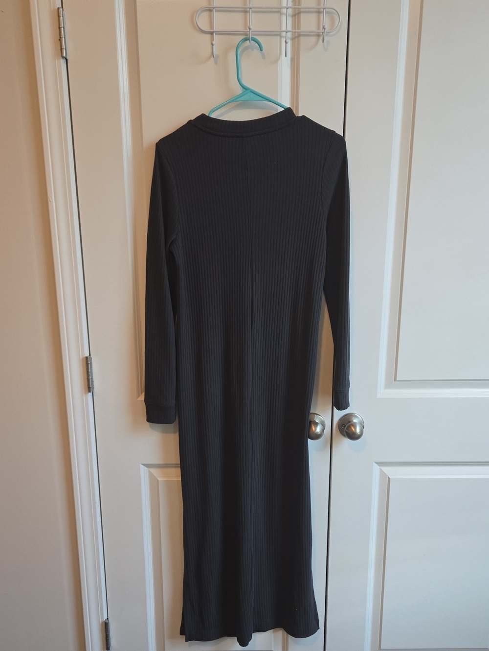 Old Navy Long Sleeve Maxi Dress With Side Slits - Picture 4 of 4